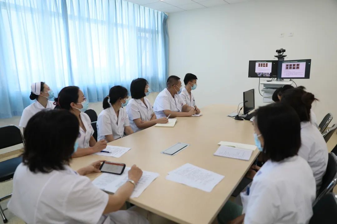 全省首家！中國醫(yī)科大學附屬第一醫(yī)院專家來“查房”，家門口享國內(nèi)優(yōu)質(zhì)醫(yī)療資源！(圖4)