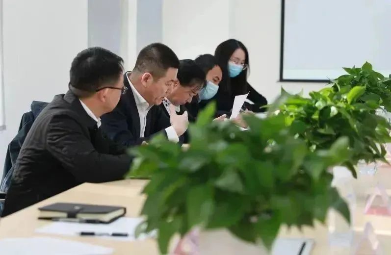 龍港區(qū)人大、區(qū)政府領(lǐng)導(dǎo)一行視察調(diào)研龍港國際醫(yī)療健康產(chǎn)業(yè)園(圖13)