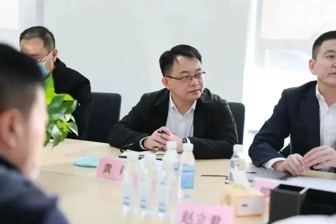 龍港區(qū)人大、區(qū)政府領(lǐng)導(dǎo)一行視察調(diào)研龍港國際醫(yī)療健康產(chǎn)業(yè)園(圖12)